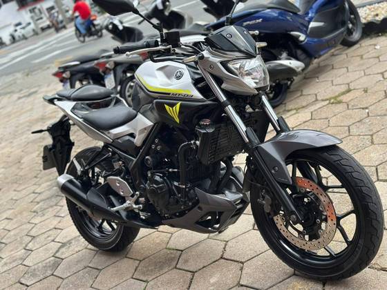 YAMAHA MT-03 ABS YAMAHA MT-03 ABS